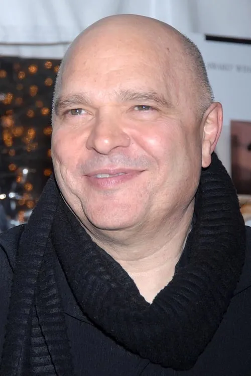 Anthony Minghella interpretando a Eduardo