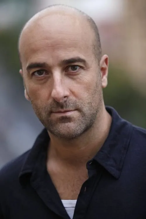 Actor Antonio Gil