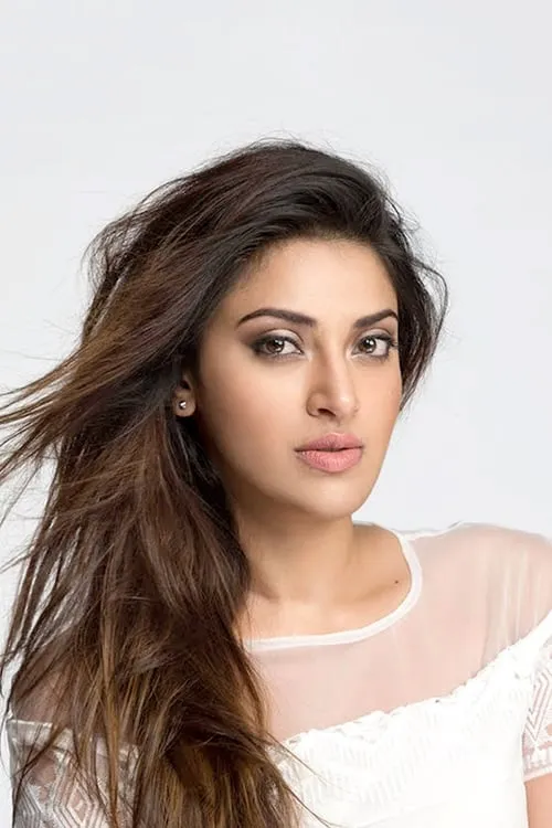 Anushka Ranjan en el reparto