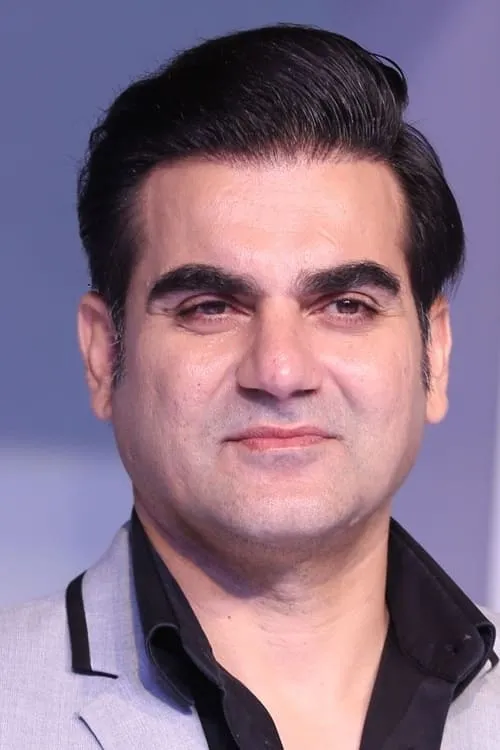 Arbaaz Khan interpretando a ACP Murali