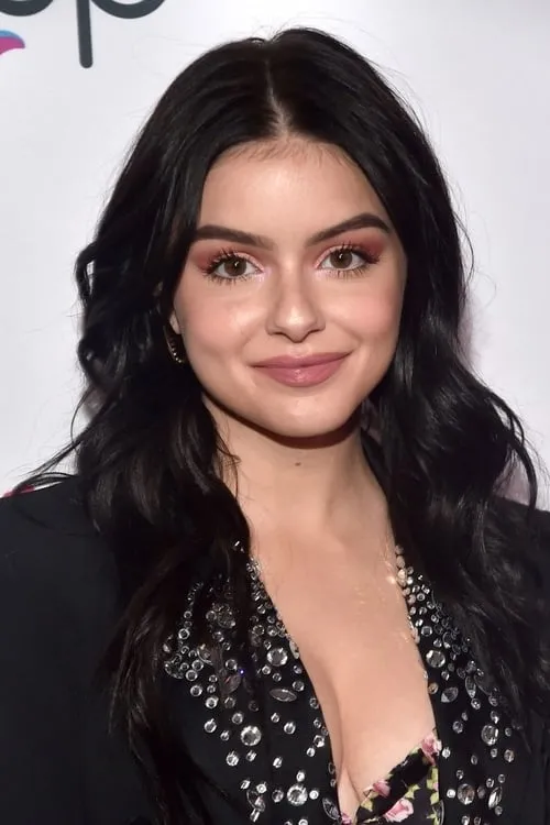 Ariel Winter interpretando a Carla Benson