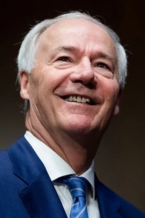 Asa Hutchinson en el reparto