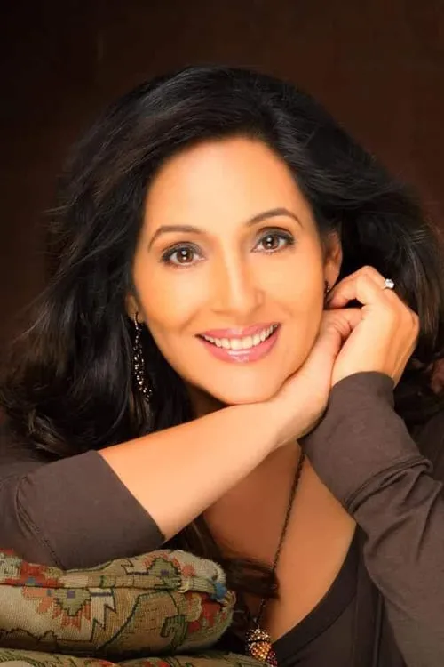 Ashwini Bhave interpretando a Madhuri (Madam)