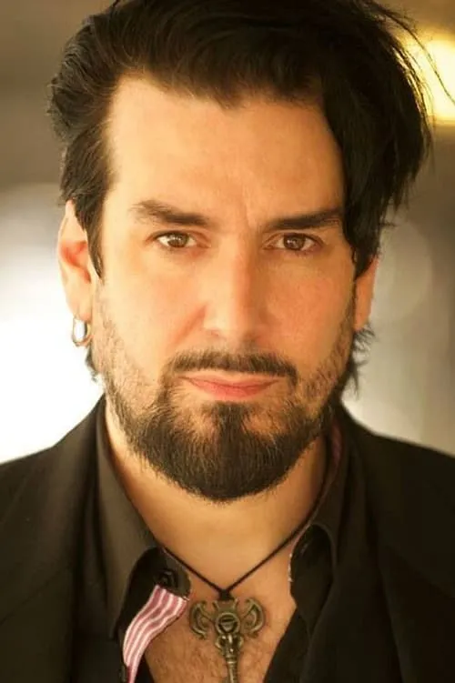 Actor Aurelio Voltaire