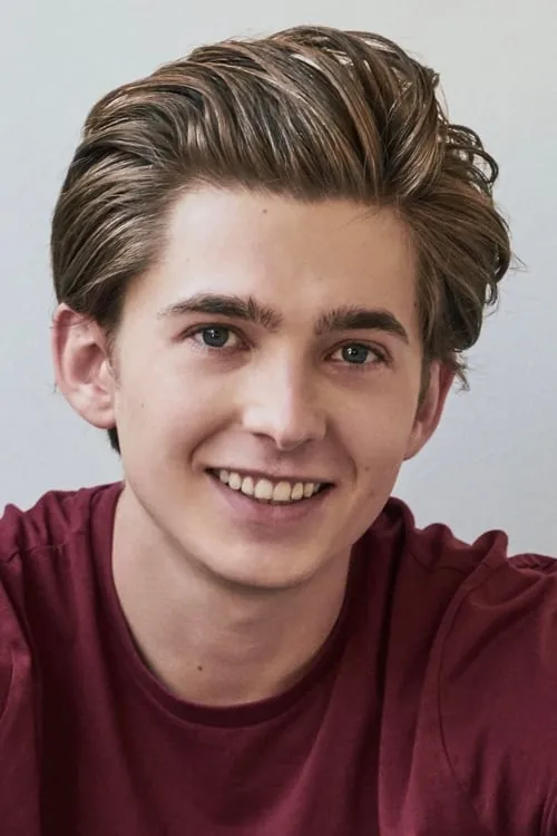 Michael Dardant ha trabajado con Austin Abrams en 1 ocasiones