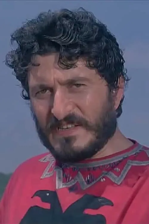 Actor Ayton Sert