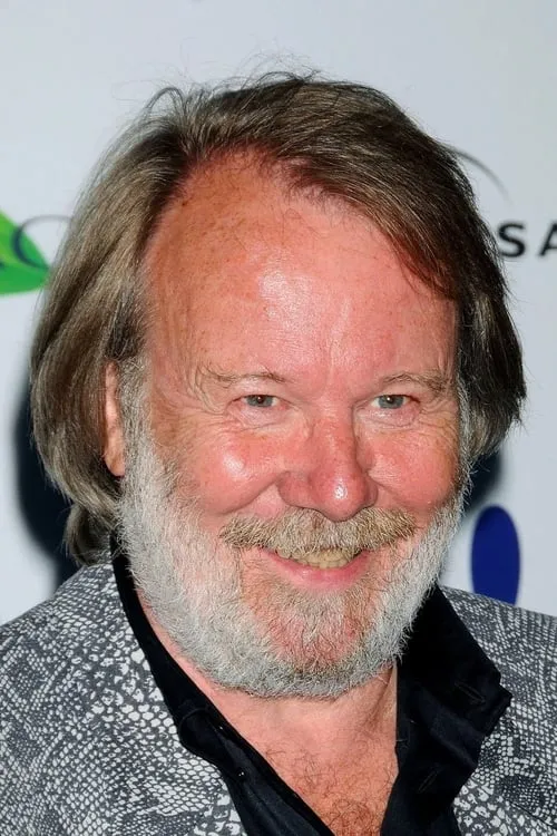 Benny Andersson interpretando a Kevin