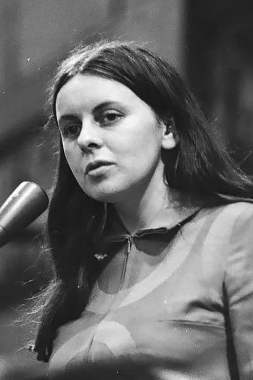 Bernadette Devlin interpretando a 