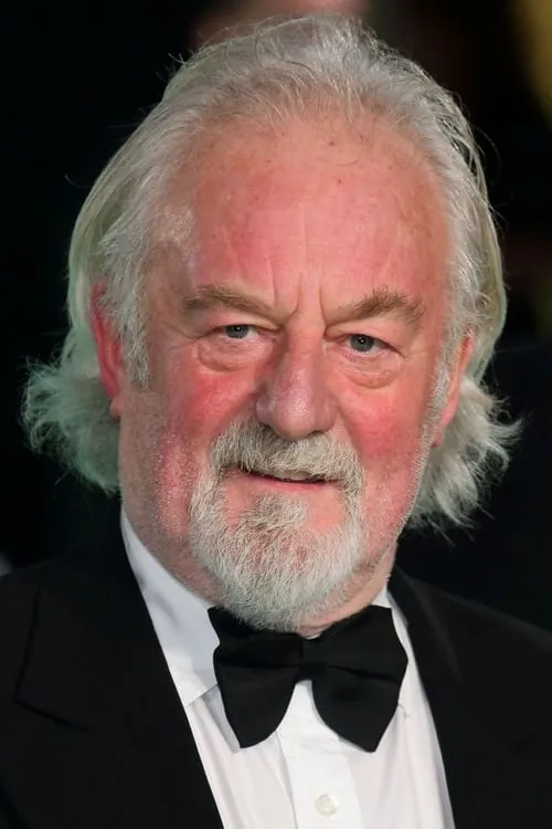 Bernard Hill interpretando a Captain EJ Smith