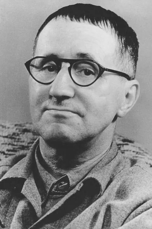 Bertolt Brecht interpretando a Self (archive footage)