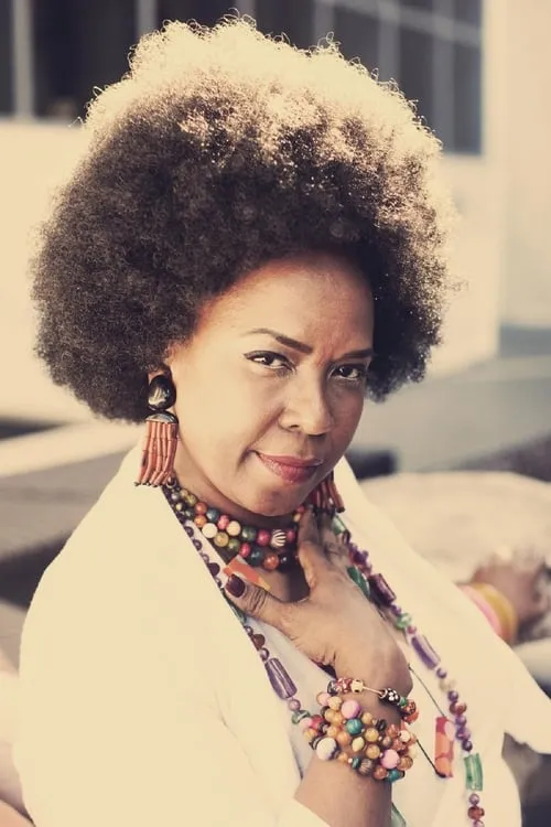 Betty Wright interpretando a Self