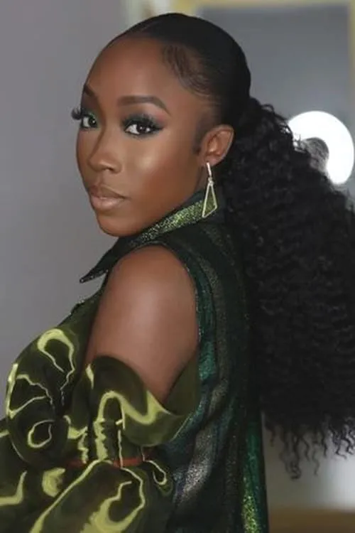 Beverly Naya interpretando a Yewande