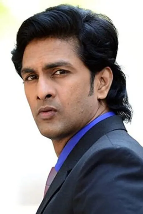 Bharath Reddy interpretando a Inspector Arivazhagan