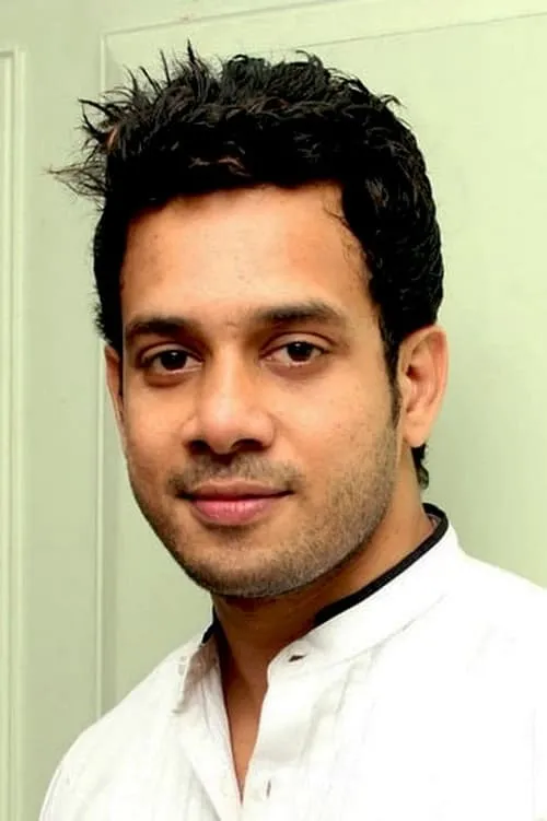 Bharath Srinivasan interpretando a Chakravarthy