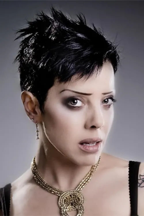 Wendy Hoopes ha trabajado con Bif Naked en 1 ocasiones