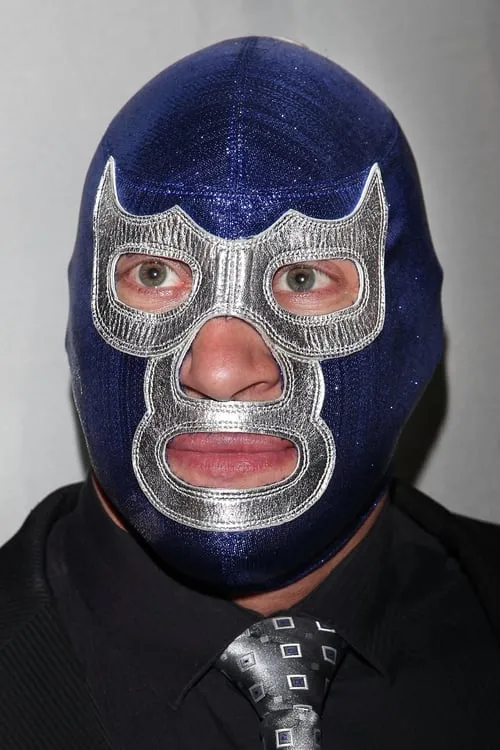 Blue Demon Jr. interpretando a Himself