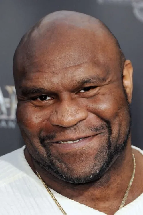 Bob Sapp interpretando a Self