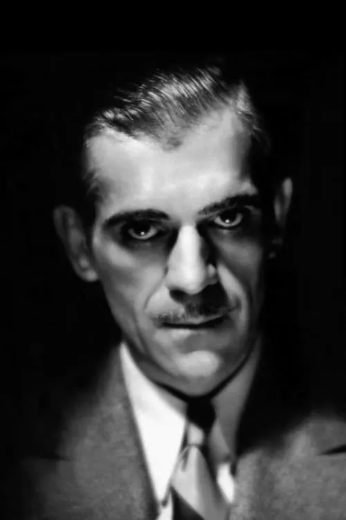 Boris Karloff interpretando a Self (archive footage)