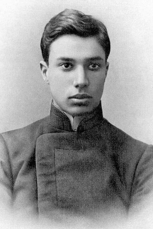 Boris Pasternak interpretando a Self - Writer (archive footage)