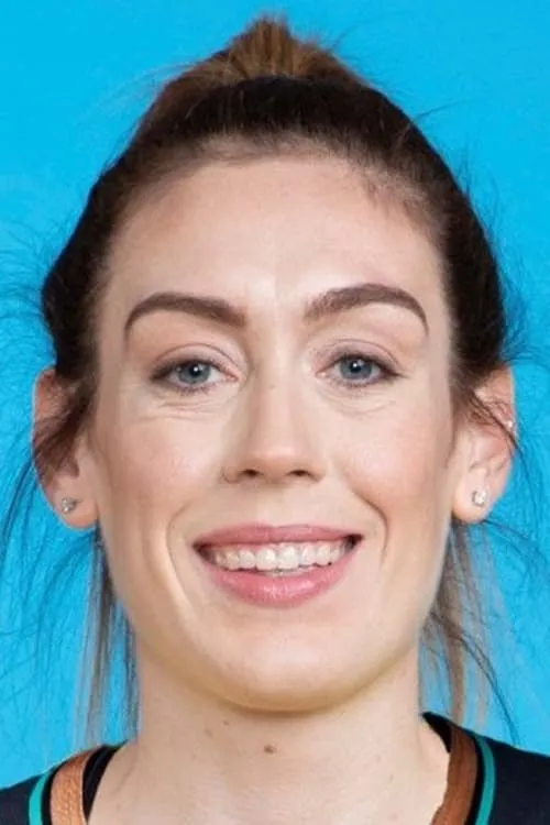 Breanna Stewart interpretando a Self