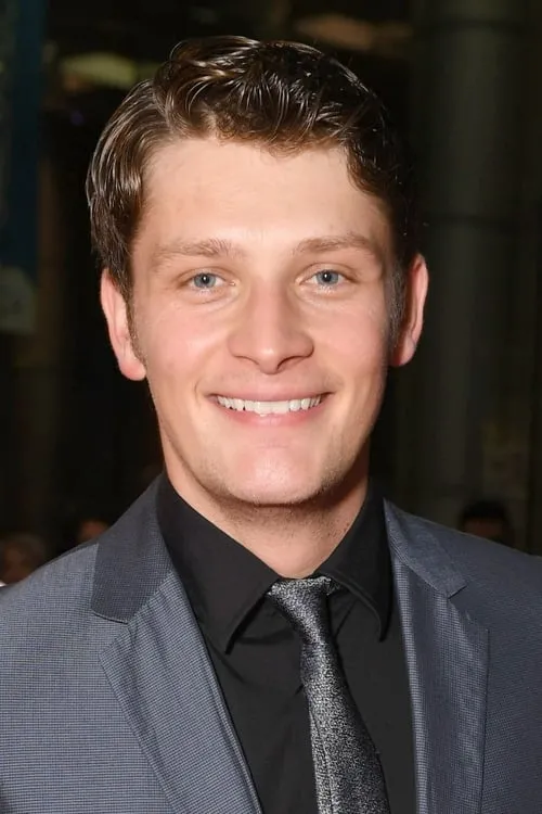 Brett Dier en el reparto