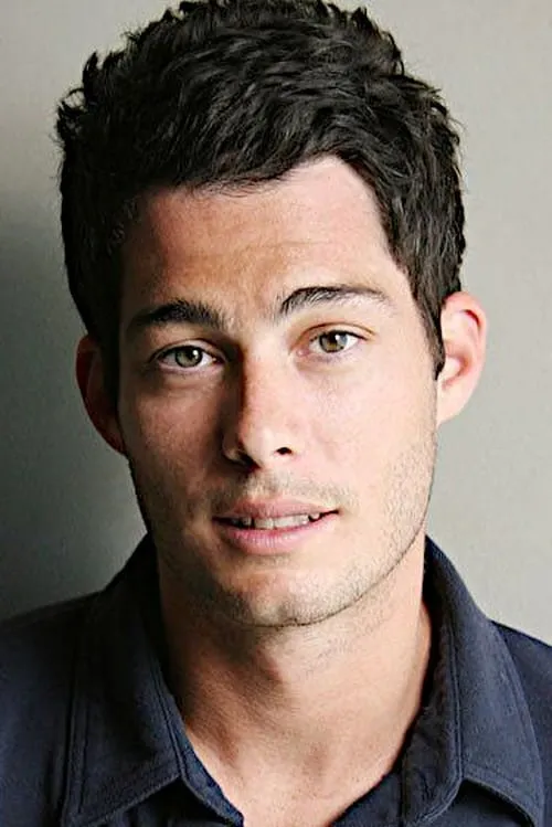 Brian Hallisay en el reparto