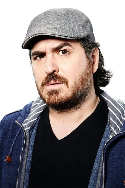 Brian Quinn interpretando a Self