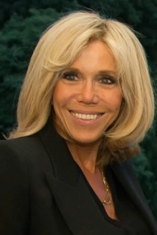 Brigitte Macron interpretando a Self