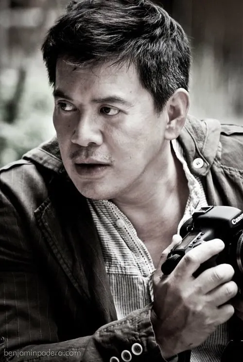 Brillante MA Mendoza interpretando a 