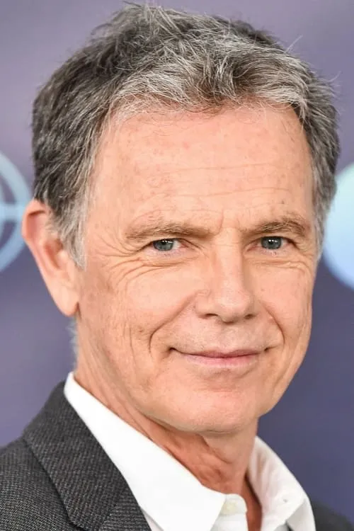 Bruce Greenwood interpretando a Gallagher