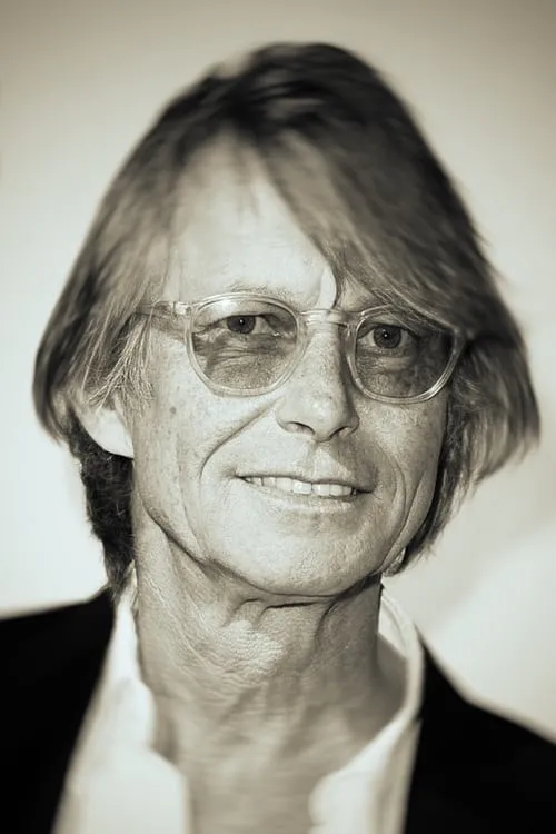 Foto de perfil del actor Bruce Robinson en el reparto