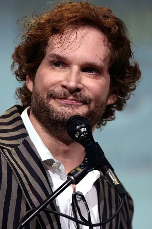 Bryan Fuller interpretando a Self