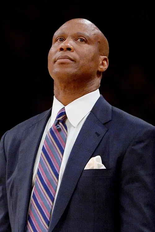 Byron Scott en el reparto