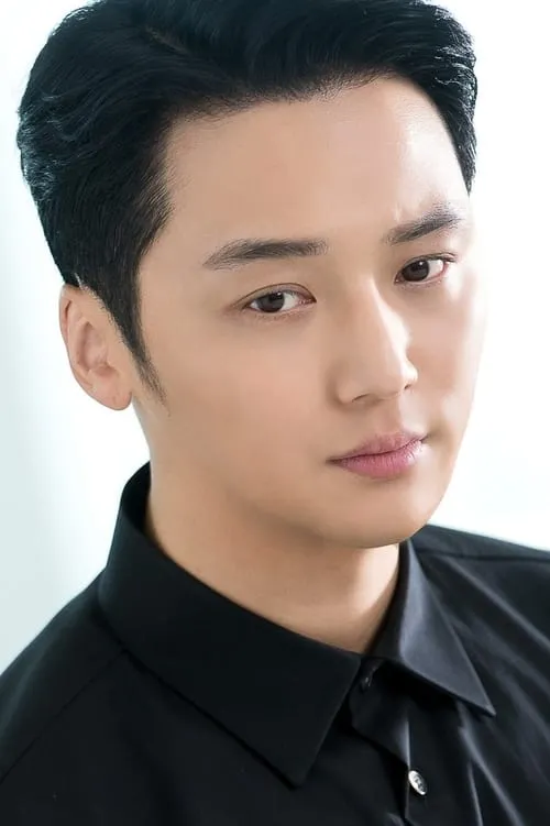 Foto de perfil del actor Byun Yo-han en el reparto