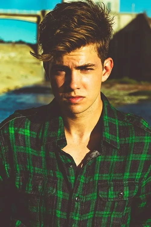 Cameron Palatas en el reparto