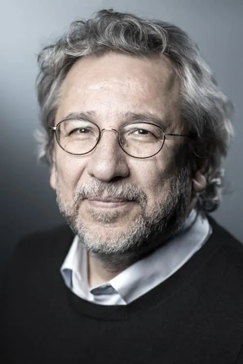 Can Dündar interpretando a Self-Narrator