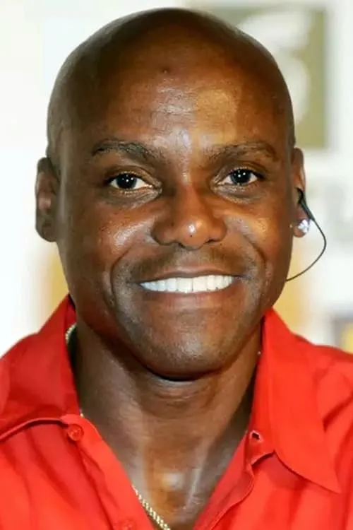 Carl Lewis interpretando a Securityman Stu