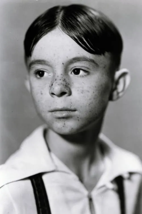 Carl Switzer interpretando a Alfalfa (as Our Gang)