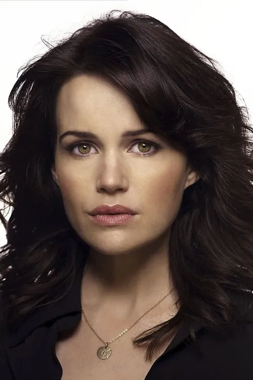 Actor Carla Gugino