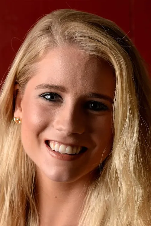 Cassidy Gifford interpretando a Minnie