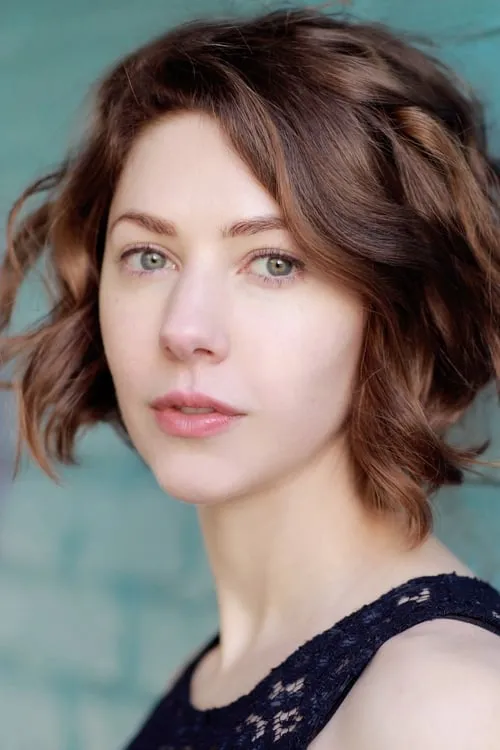 Catherine Steadman interpretando a Rosa