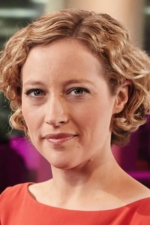 Cathy Newman interpretando a Self - Reporter