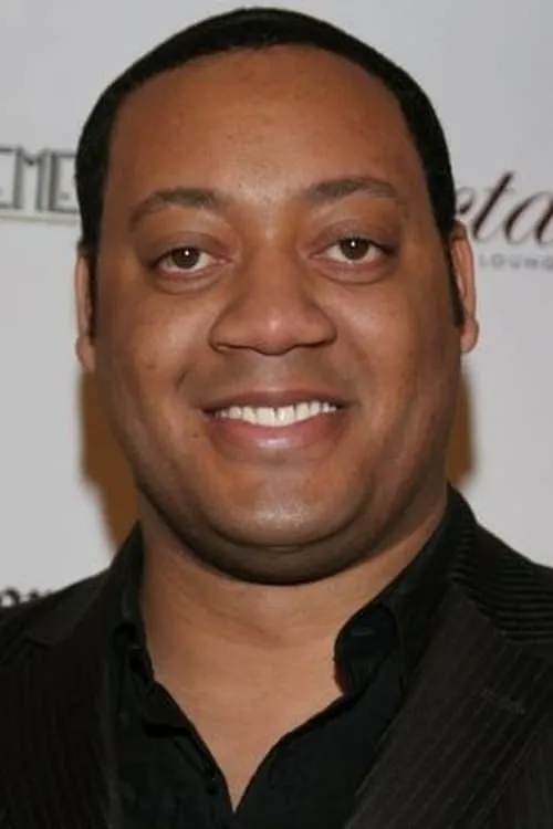 Cedric Yarbrough interpretando a Gates