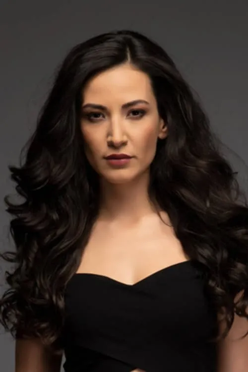 Actor Cemre Melis Çınar