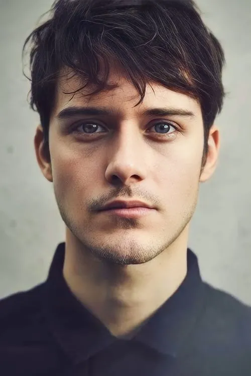 Actor César Domboy