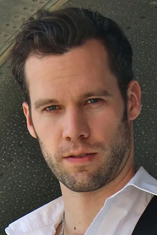 Foto de perfil del actor Chad Brownlee en el reparto