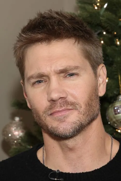 Chad Michael Murray interpretando a Atticus Virtue