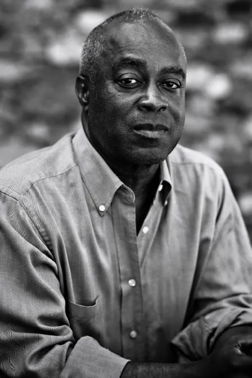 Charles Burnett interpretando a Self