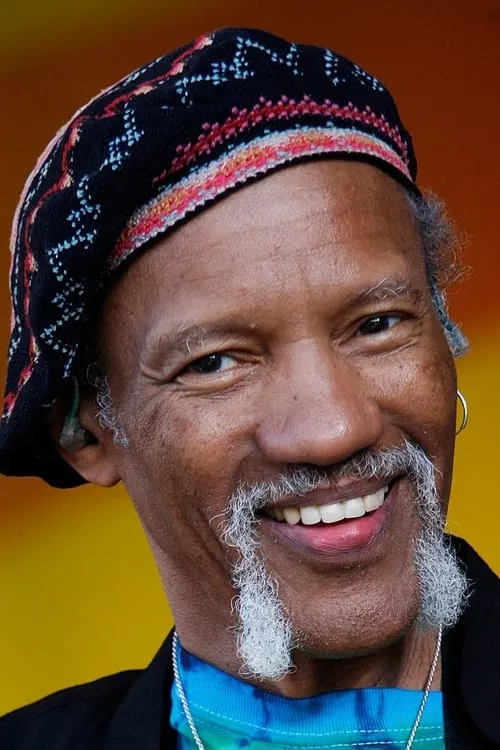 Allen Toussaint ha trabajado con Charles Neville en 1 ocasiones