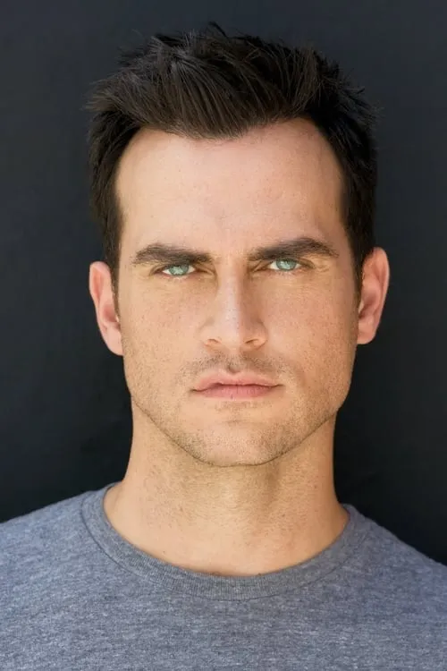 Cheyenne Jackson interpretando a Daniel